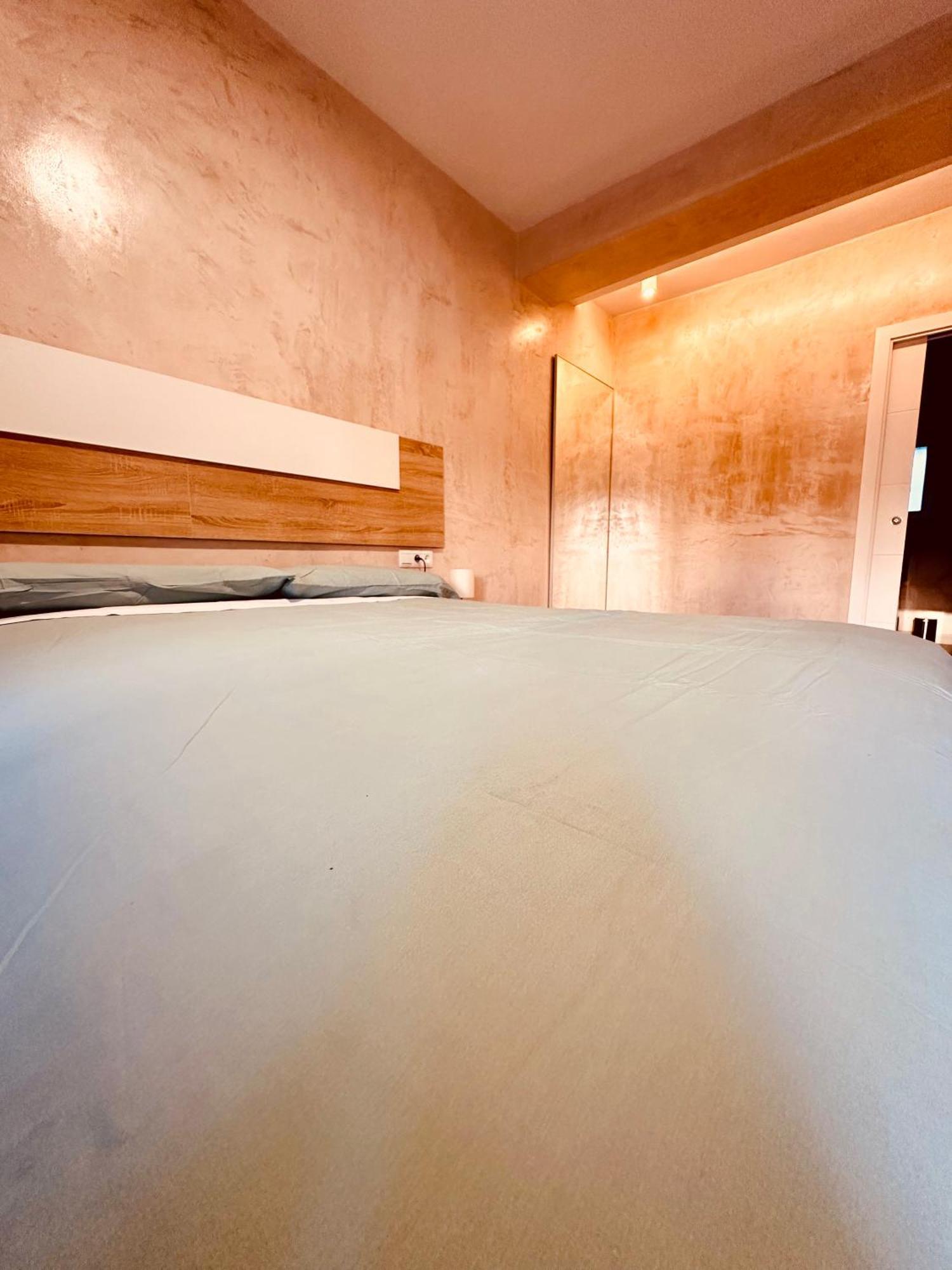 Cherry Jacuzzi Apartment Ronda Exterior photo